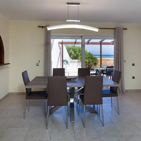 El Castillito, Beachfront