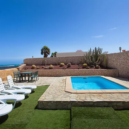 El Castillito, Beachfront